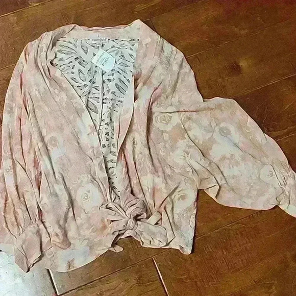 Bloomingdale's Tops - Brand new‎ with tags Bloomfield cardigan